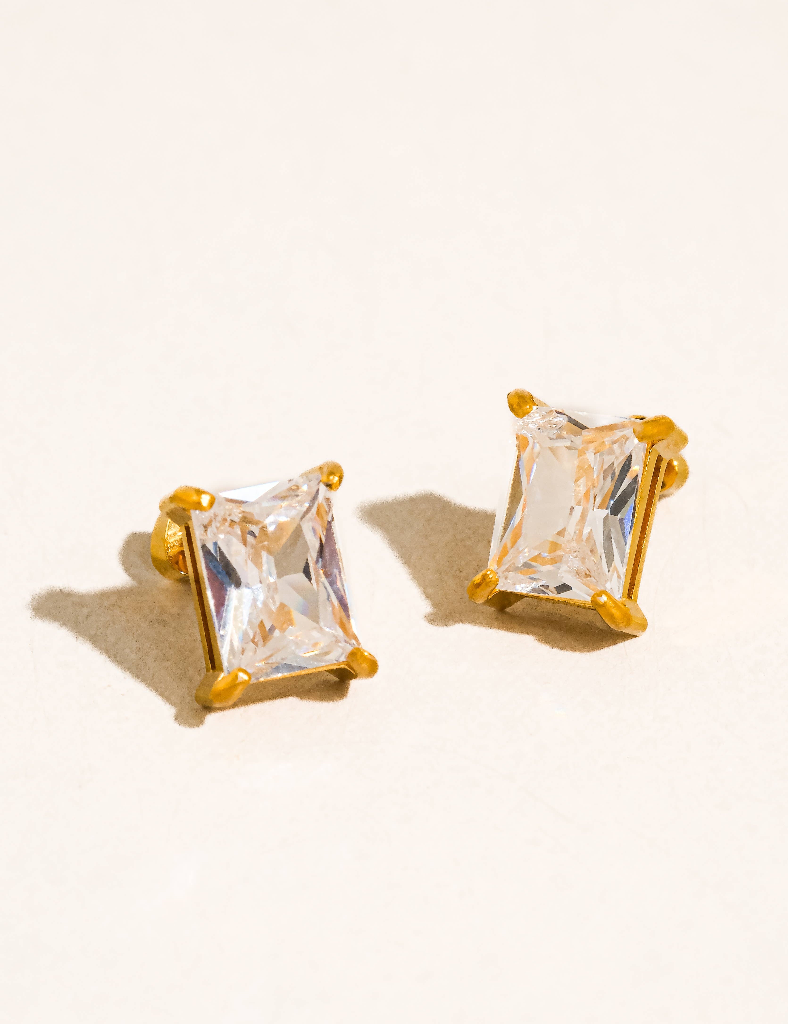 Avenn 18K Gold Non-Tarnish Round CZ Flat Back Earrings