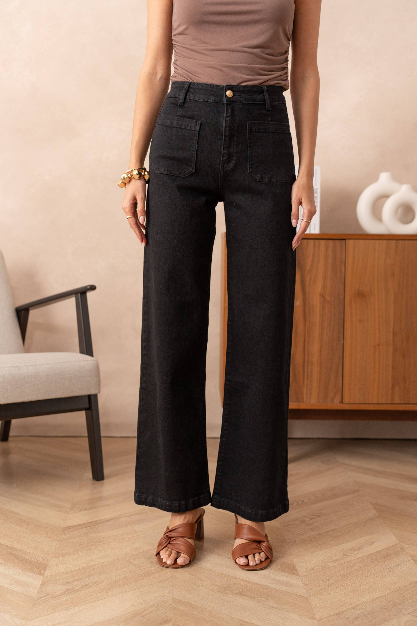 Wide leg jeans with patch pockets