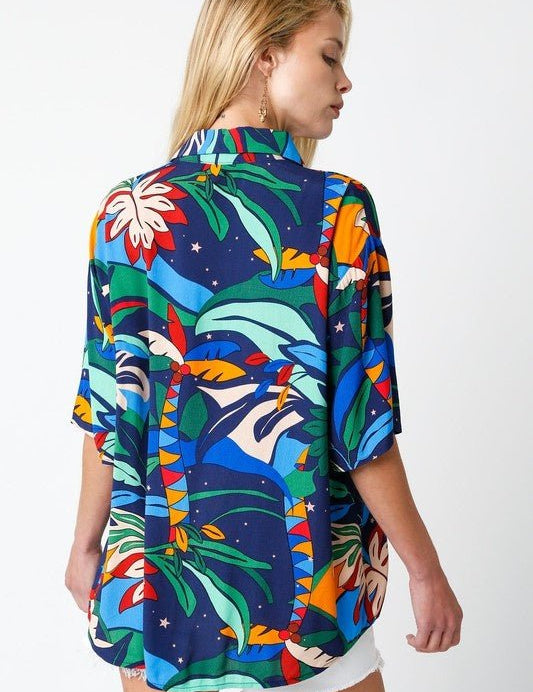 Kaylani Half Sleeve Top - FINAL SALEWith a fun print and a loose, easy fit, the Kaylani Top is the perfect summer blouse! The lightweight fabric keeps you cool, and with so many ways to style, its sure to be a go to! Dress this piece up with your favorite